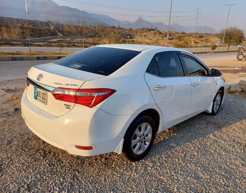 Toyota Altis Grande 2017 1