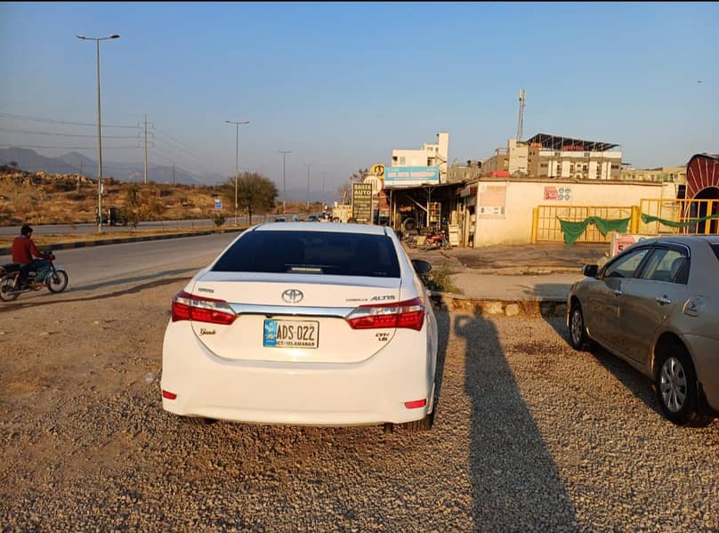 Toyota Altis Grande 2017 3