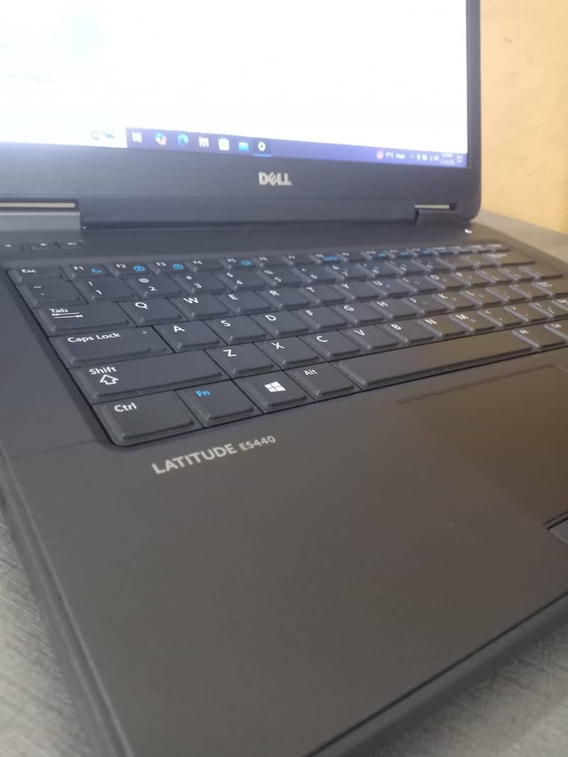 Dell Latitude 5440 | Core i7 - 4th Gen 1