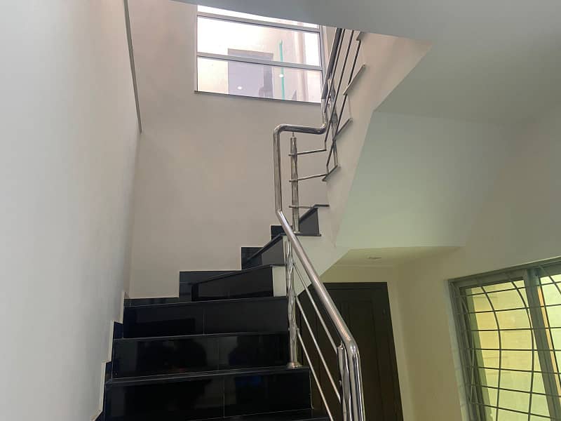 3.5 Marla full house for sale in Vital home DD near ferozpure road near park masjid markeet 7