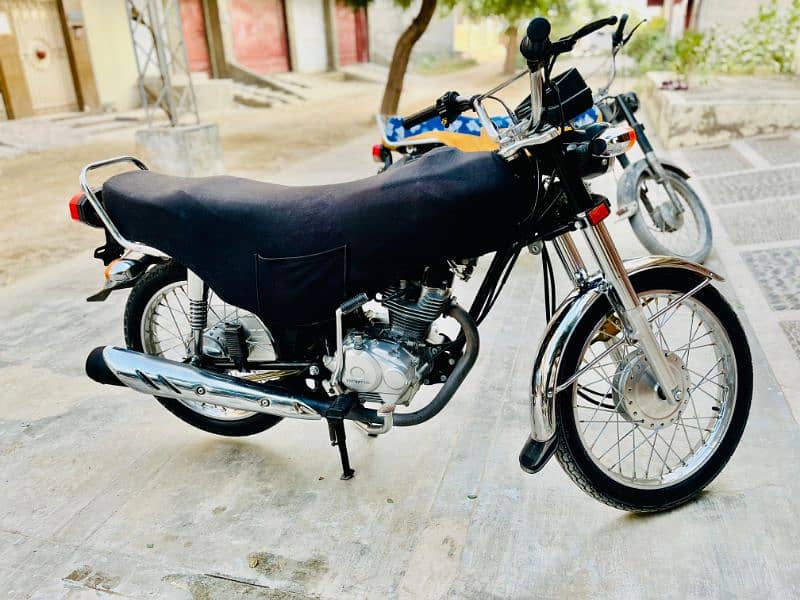 Honda 125 (22) Model (KHI) number 0