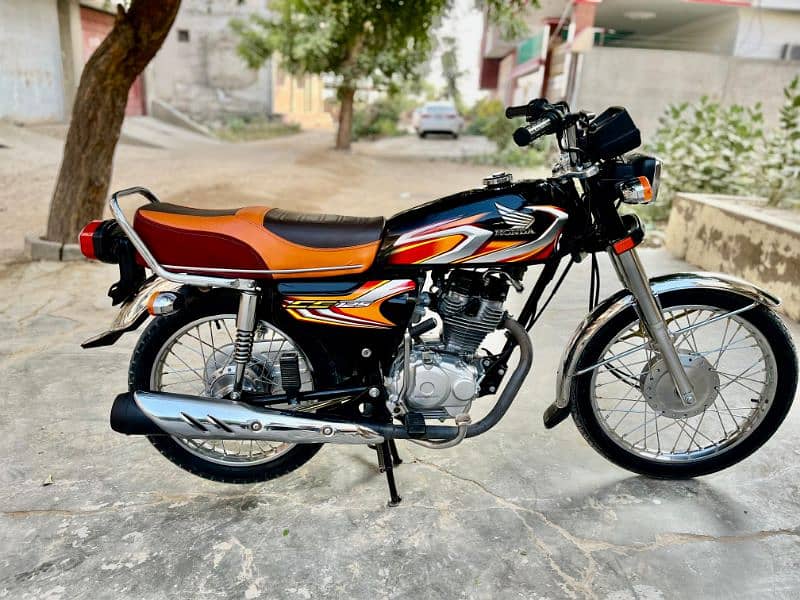 Honda 125 (22) Model (KHI) number 2