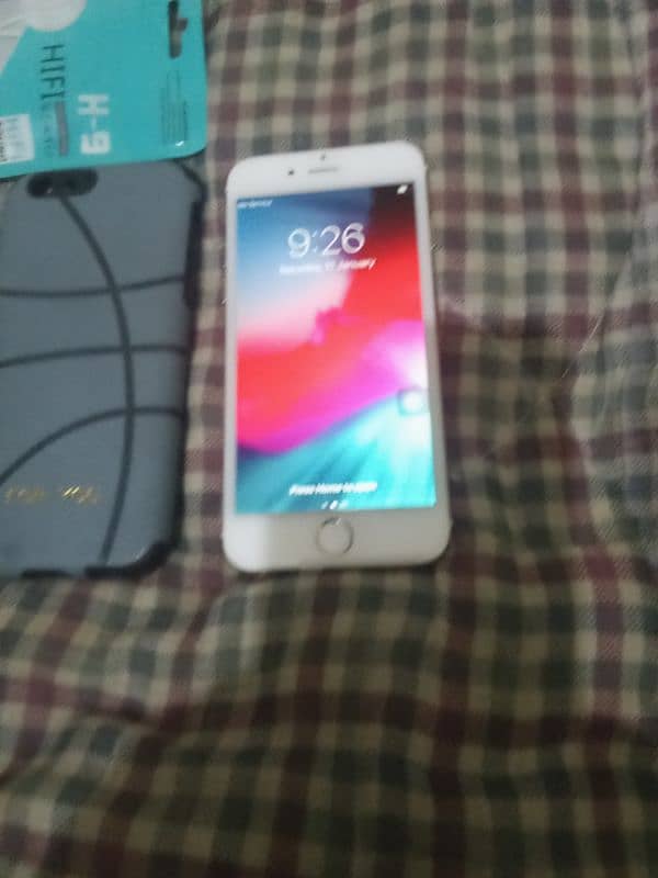 iPhone 6 Brand New 64GB with Gift 5