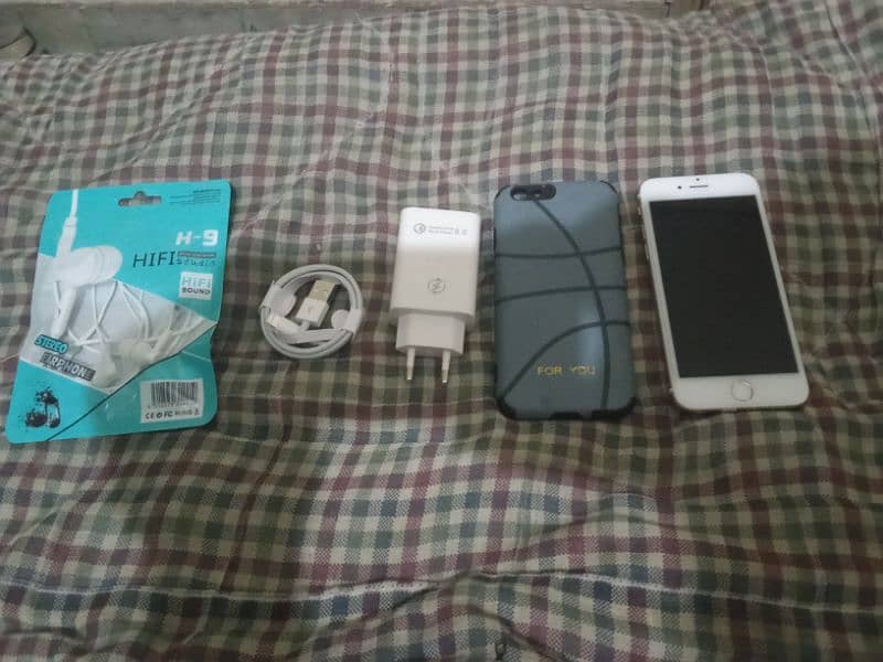 iPhone 6 Brand New 64GB with Gift 6