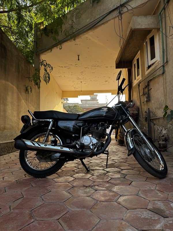 Honda CG-125 black in Lush condition 0