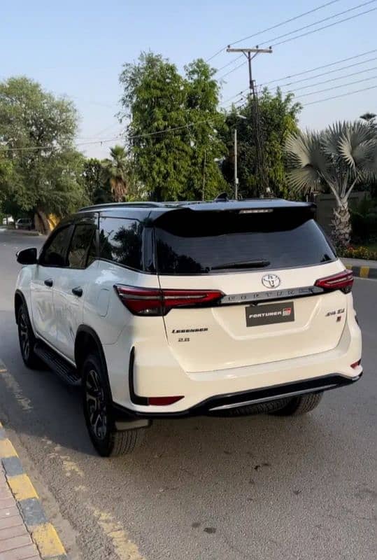 Toyota Fortuner Legender 2022 3