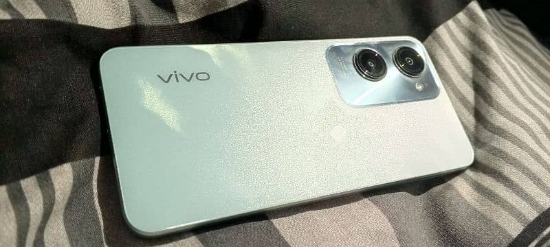 vivo y18 in lush condition 4