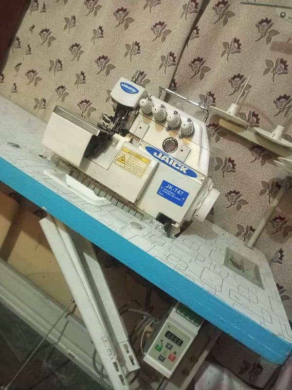 pico + overlock machine not used box open only 2