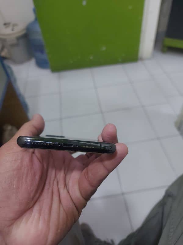 Iphone 11pro max 256gb icloud lock 2