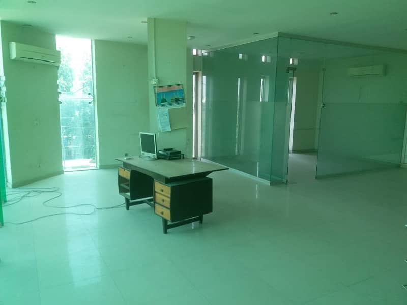 04 MARLA CORNER FIRST AND SECOND FLOOR OFFICE EXCELLENT LOCATION 24