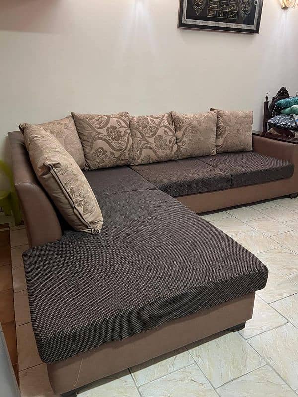 L shape sofa 0