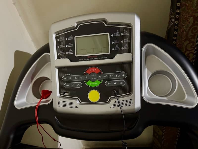 Treadmill | Running Machine | Walking Machine - Used Like New 4