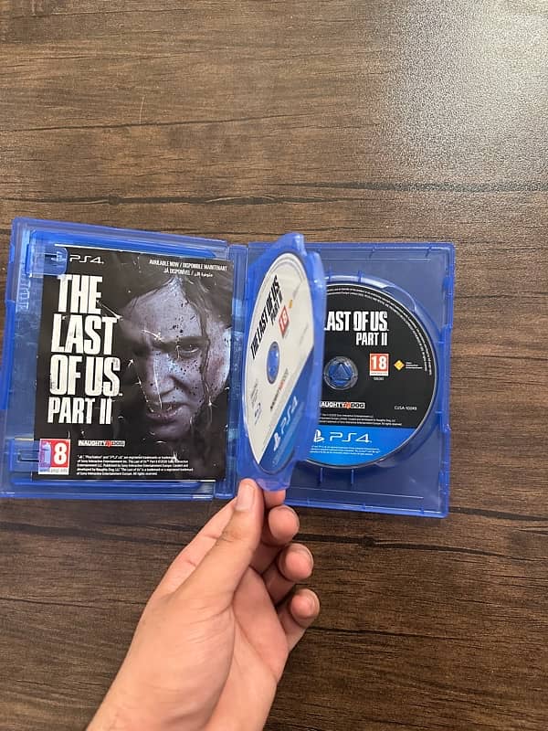 PS4 CDs in neat condition 2