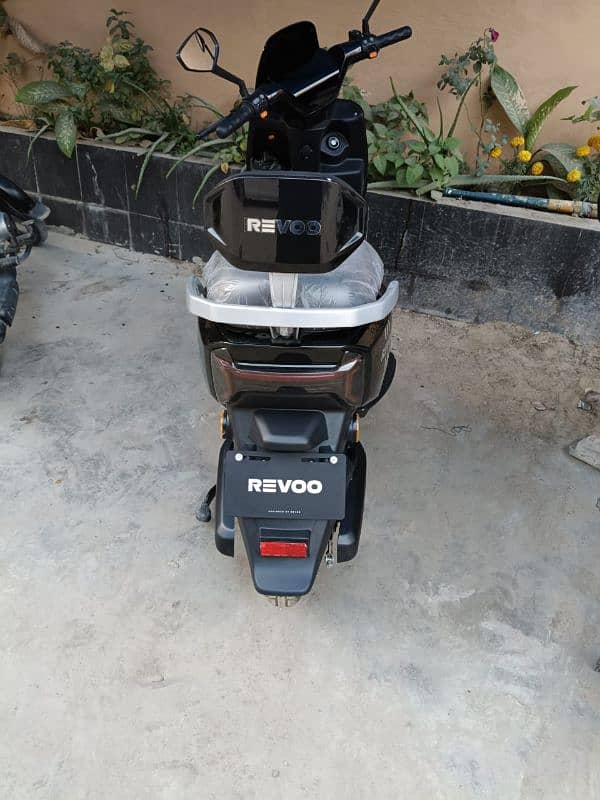 REVO.  EV model A-12 brand new ha 5