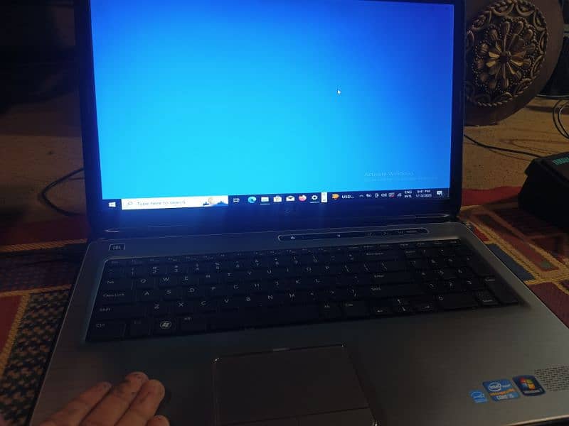 Dell XPS Laptop - Core i5 - Big in Size - Mint condition 4