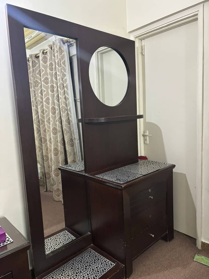 High Quality Wood Dressing table (From Nursery) 1