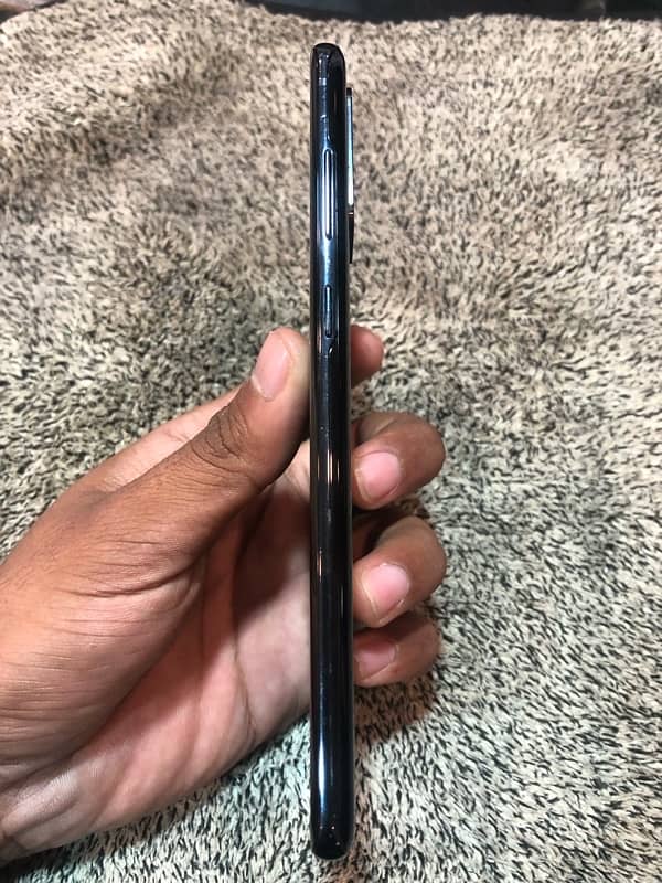 samsungs20 plus/12/128gb 1