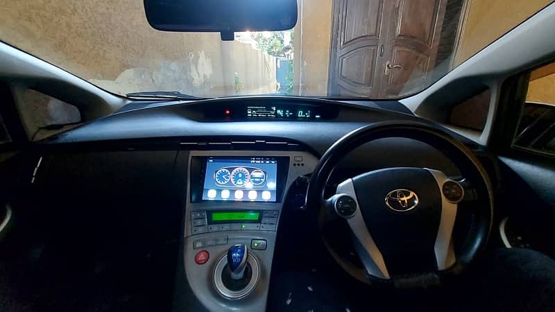 Toyota Prius 2015 11