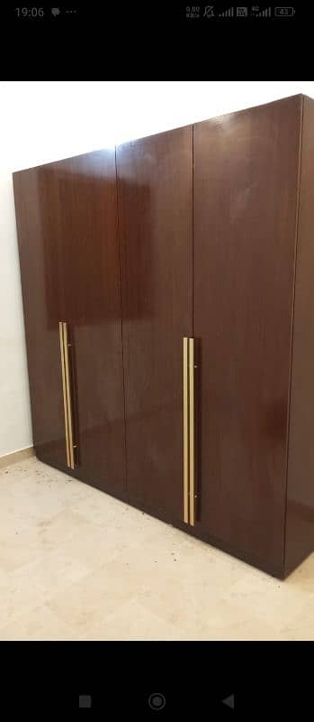 New Door 4 Door Wardrobe / Almari 4 pieces 0