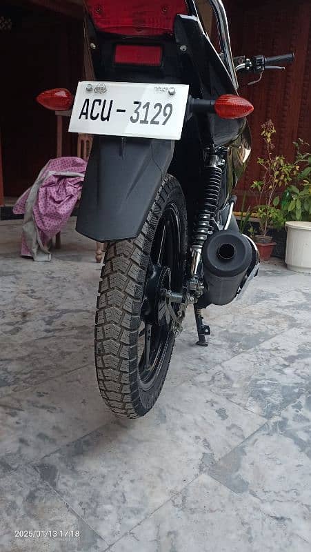 yamaha YBR 125G , 2021 model just like new, only 3500 km driven 17