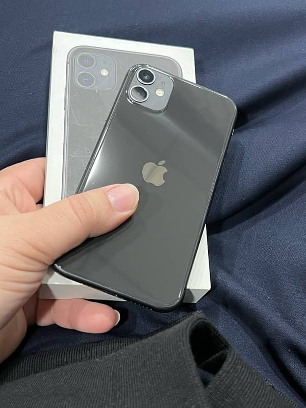 iphone 11 128gb Condition 10/10 Battery 95% 7