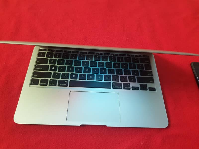 Macbook Air Late 2014, 11 inch, 8GB Ram 5