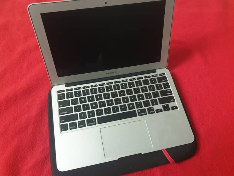 Macbook Air Late 2014, 11 inch, 8GB Ram 9