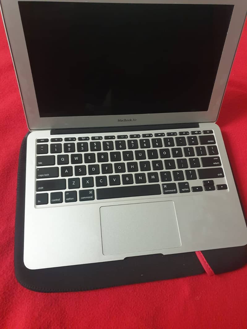 Macbook Air Late 2014, 11 inch, 8GB Ram 10