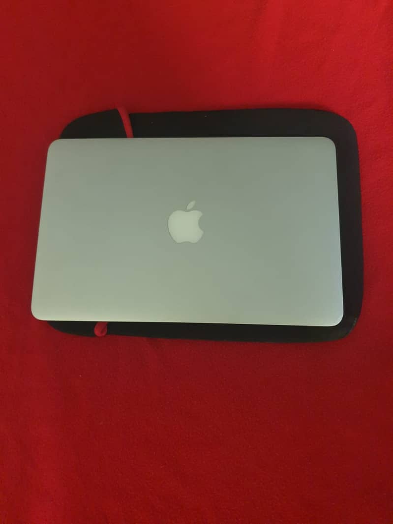 Macbook Air Late 2014, 11 inch, 8GB Ram 12