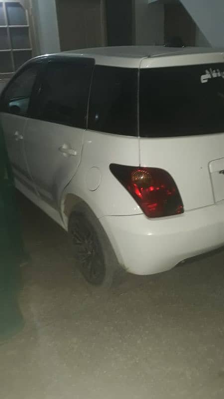 Toyota IST 2002 4