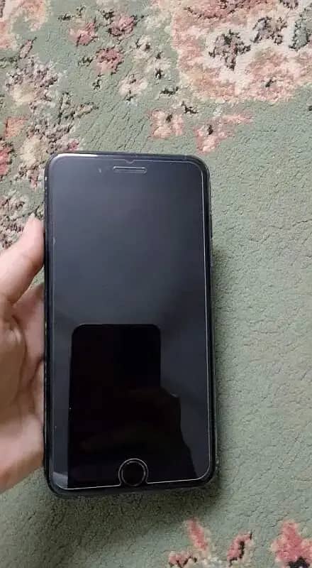 03/1/9/5/21/2/2/0/8 dead Iphone 7 plus available 128 gb black colour a 0