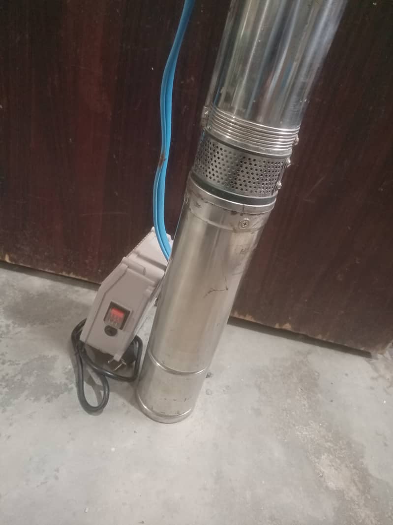 Urjent Sell 100% OK Submersible Water Pump in 9/10 Condition 2