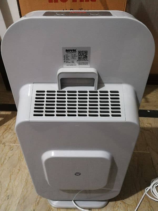 Royal Air Purifier slightly used 1