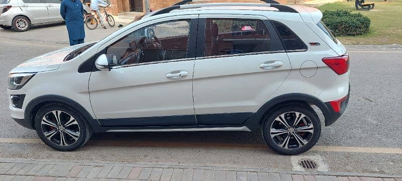 BAIC Senova X25 2022 7