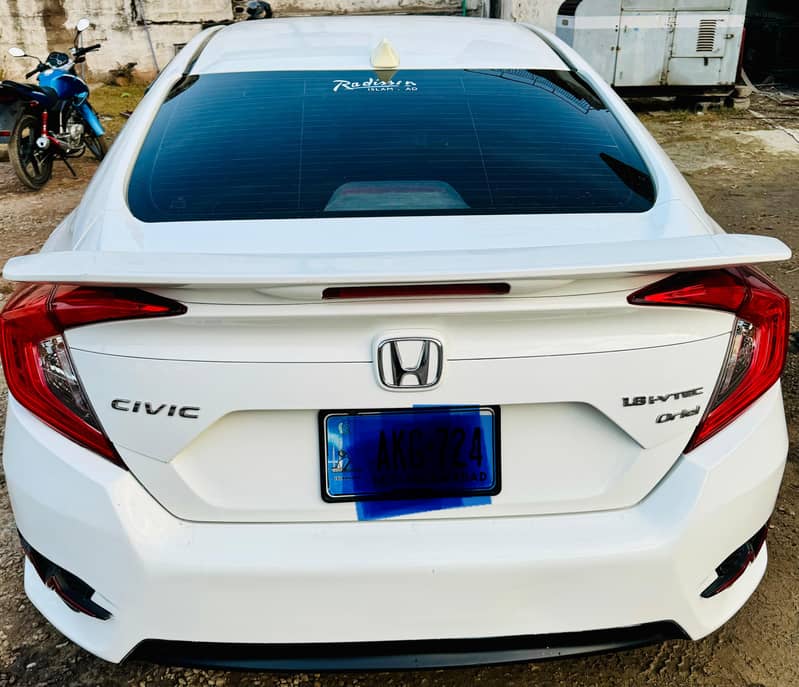 Honda Civic 2018 10