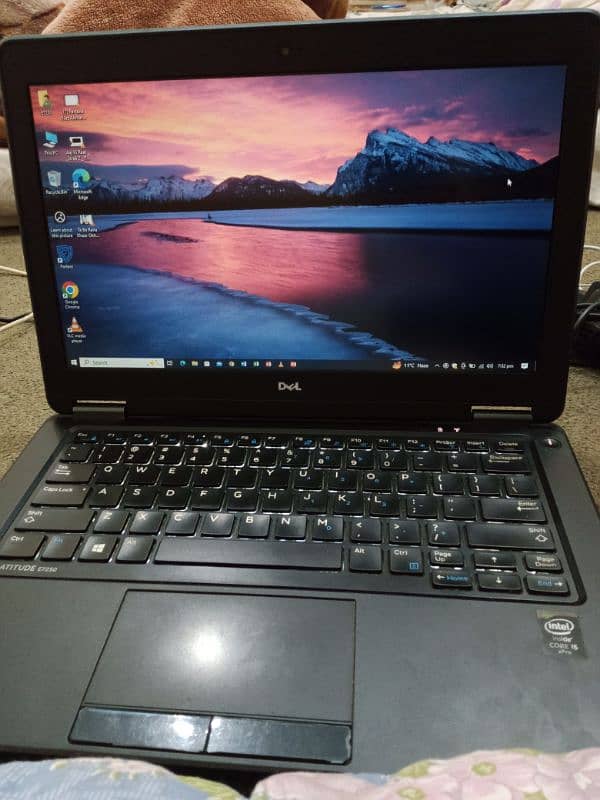 DELL LATTITUDE E7250 3