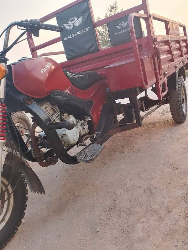 Good condition Road Prince 150cc loader Rickshaw for sale. 7