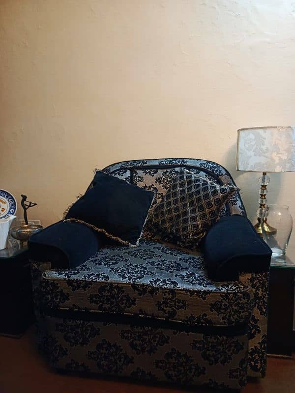 5 Seater Sofa Good Condition 2