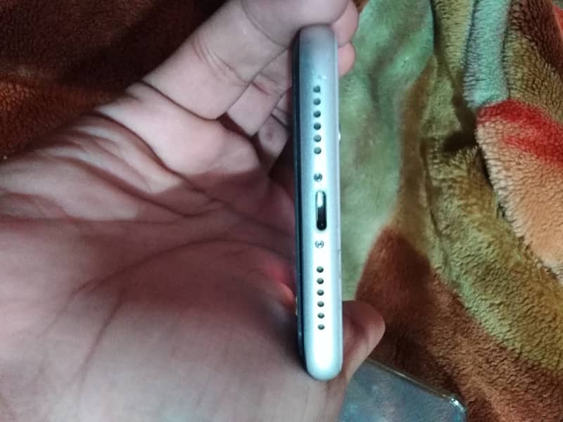 IPhone XR dual PTA 4