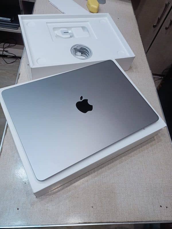 macbook Air M2 model 2022 For sale 1