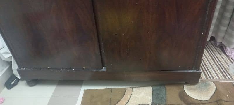 Broad cupboard for sale 0