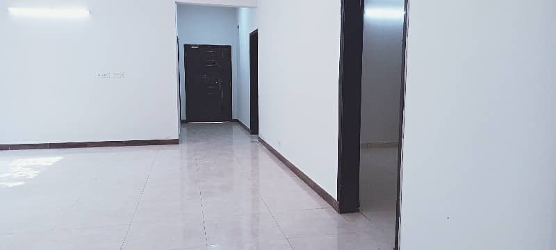 Apartment for Rent in Askari 11 sec-B Lahore 4