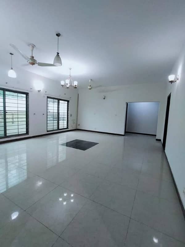 Apartment for Rent in Askari 11 sec-B Lahore 9