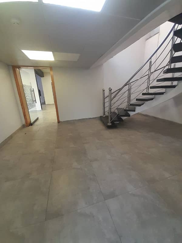 Gulberg Commercial Paid House With Latter Best For Commercial Activity 6