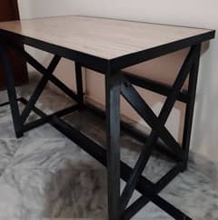 STUDY/COMPUTER TABLE FOR SALE