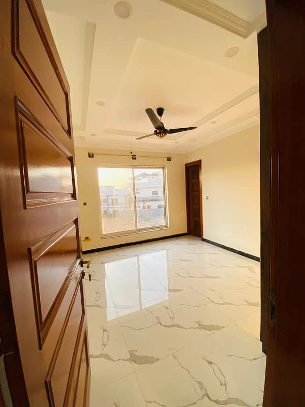 10 Marla House For Sale With Solar In Sector I Phase 8 Bahria Town 19