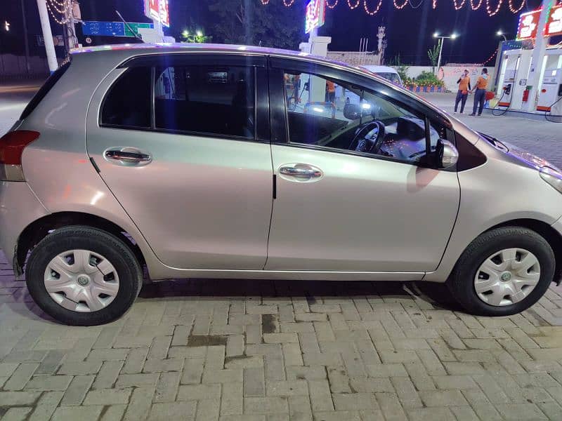 Toyota Vitz 2015 7