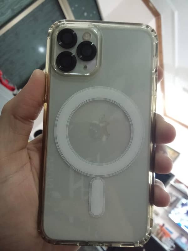 iphone 11 pro in best condition 0