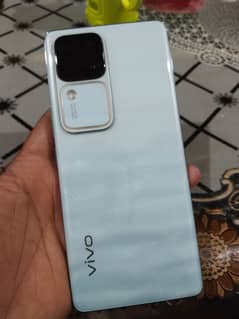 Vivo V30