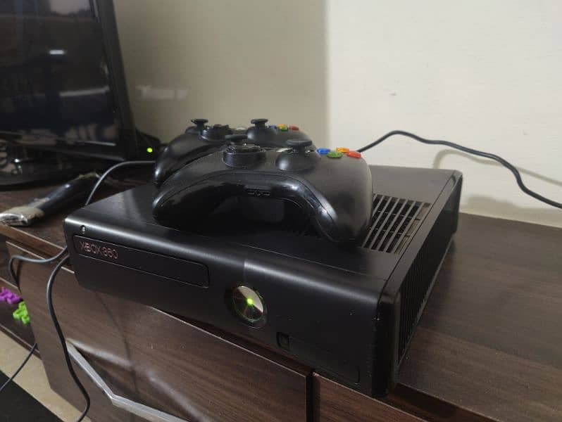 Xbox 360 Used 10/10 Condition 1